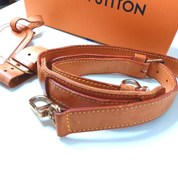 LOUIS VUITTON LUGGAGE BUNDLE ACCESSORIES STRAP &  TAG WITH POIGNET 🧳 - Picture 12 of 14